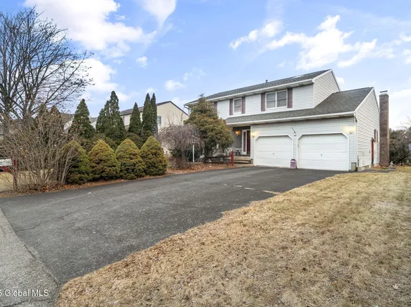 30 Huntleigh Drive, Loudonville, NY 12211