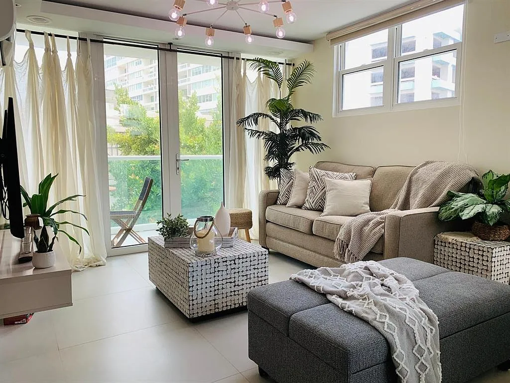 1 bed, 1.0 bath, 750 sqft, $3,000 — Photo 2