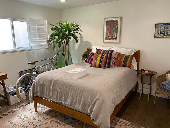 4th image of 2313 5th St APT 1