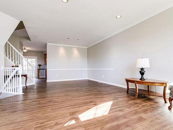 5th image of 7022 Fieldhurst Ct