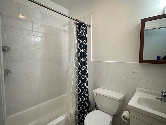 3rd image of 523 W 141st St APT 3
