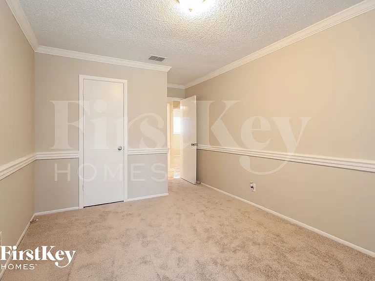 5614 Rivergate Dr — Photo 11