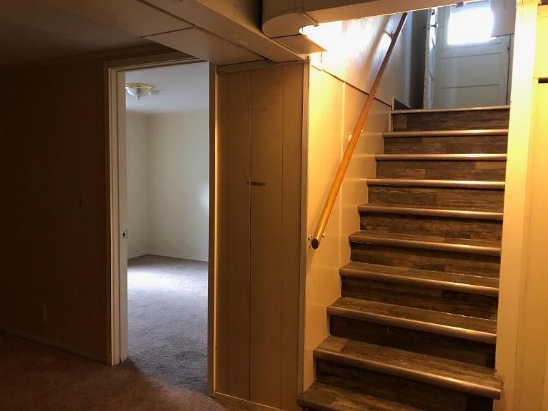 1st image of 330 N Ave E