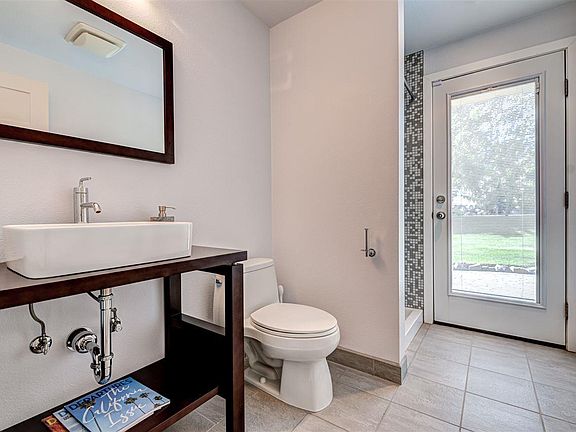 5th image of 2403 Lariat Ln