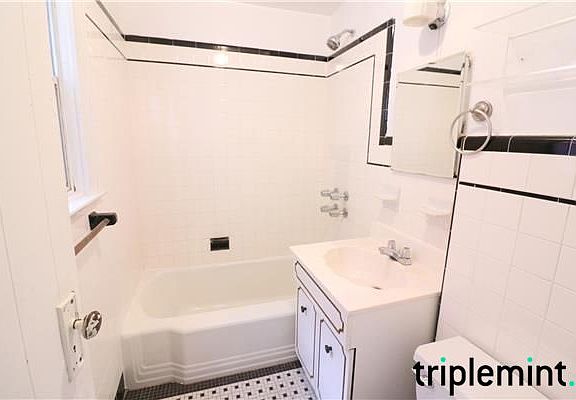 5th image of 172 Frost St #2R