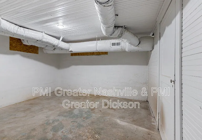 4859 Highway 100 — Photo 32