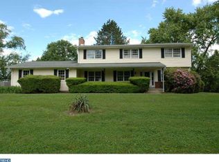 2 Mark Ln, Ewing, NJ 08628