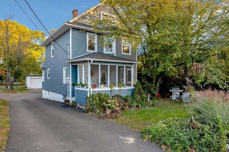 1st image of 20 Maple Ave
