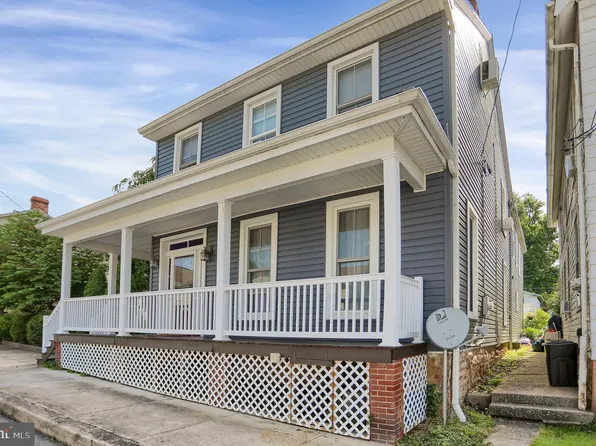 113 N 3rd St, Mifflintown, PA 17059