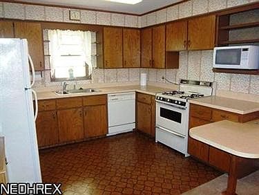2nd image of 1978 Bryn Mawr Dr