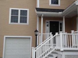 60 Dodge St APT 13, Beverly, MA 01915