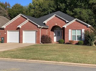 1120 Champions Dr, Conway, AR 72034