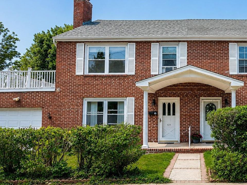 1st image of 121 Manhasset Ave