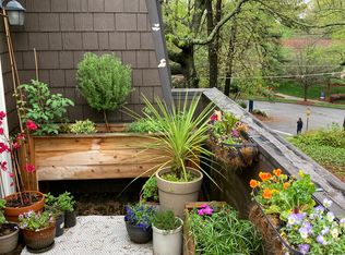 1652 N Gatewood Rd NE APT 9, Atlanta, GA 30329