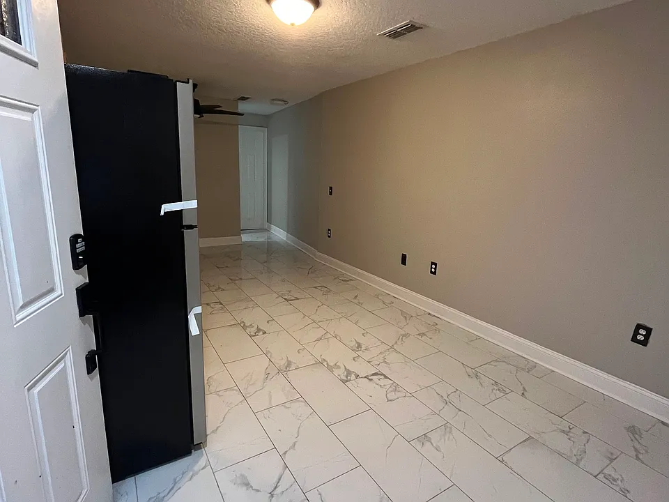 24301 E Colonial Dr
