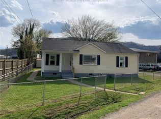 2026 Hocking Ave, Belle, WV 25015