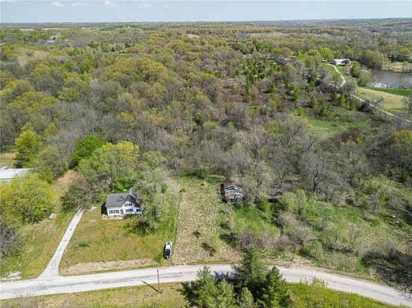 13210 Henson Rd, Holt, MO 64048