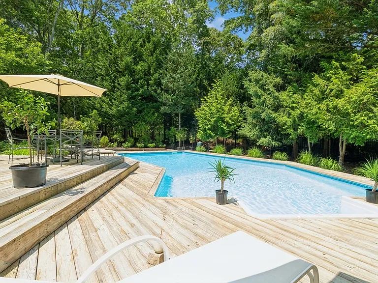 8 Bay Woods Dr — Photo 1