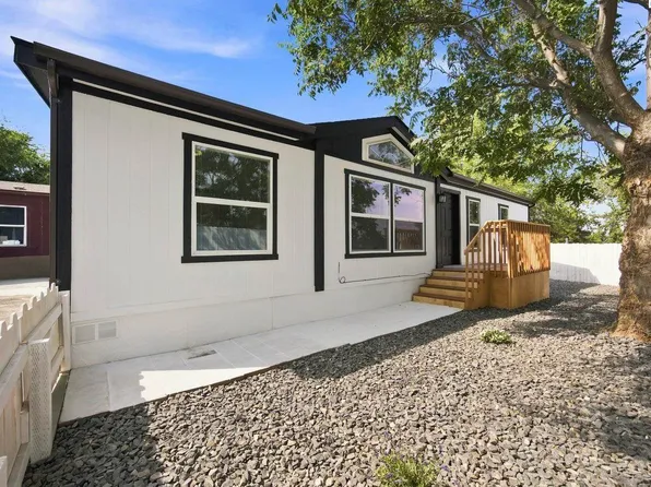 2906 W 7th Ave Trailer 32, Kennewick, WA 99336