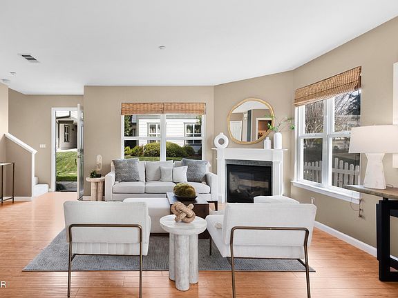 5th image of 581 Central Ave