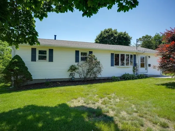 6 Dover Cir, Hudson, MA 01749