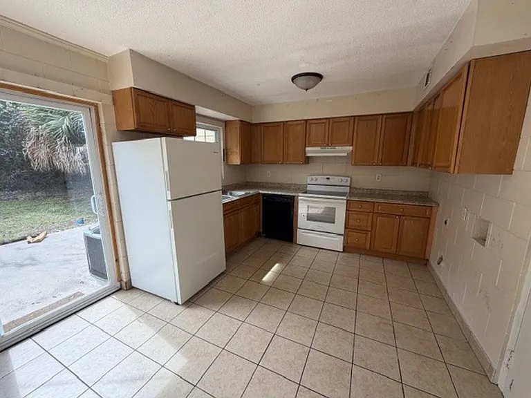 502 Prince St — Photo 7