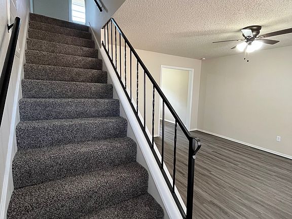 3rd image of 319 W Vandament Ave