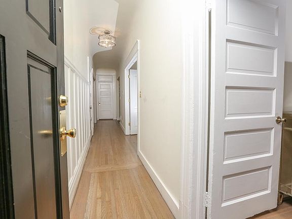 4th image of 2546 Polk St