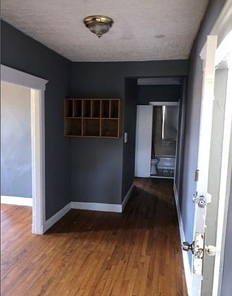 3rd image of 150 Walnut Ave #3