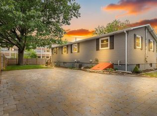 50 Simon St, Beverly, MA 01915