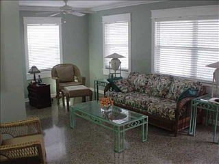 3rd image of 4808 N Mendenhall Dr