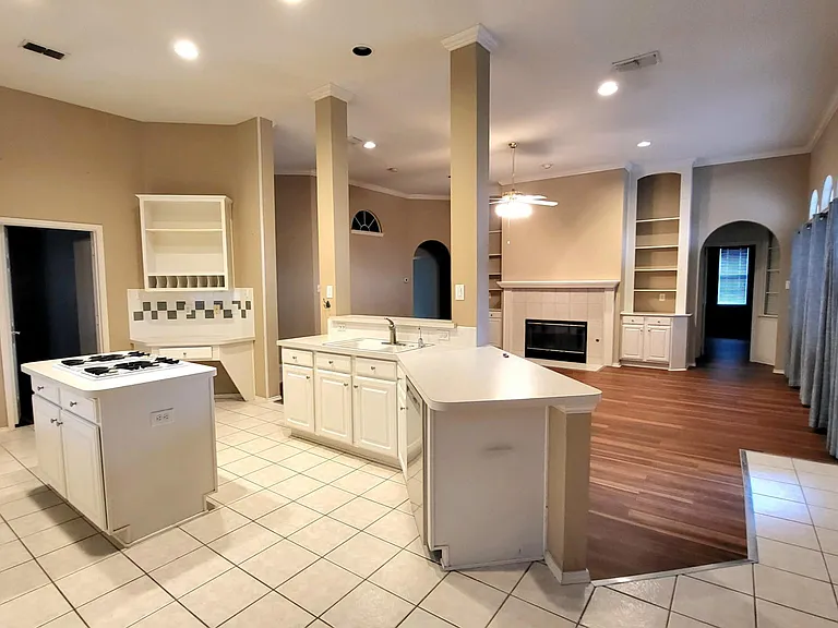 2421 Micarta Dr — Photo 3
