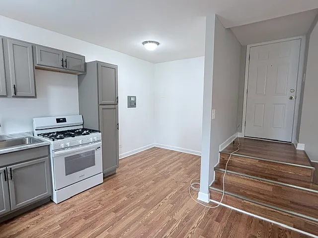 2 bed, 2000 sqft, $2,500 — Photo 3
