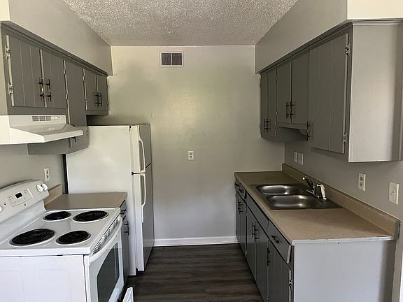 3rd image of 102 Navaho Ct APT 3E