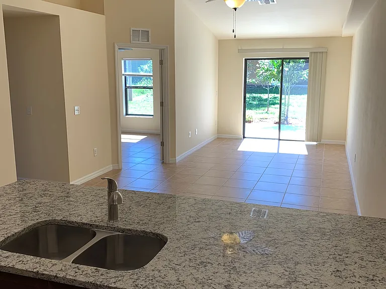 3827 SW 8th Ct — Photo 32