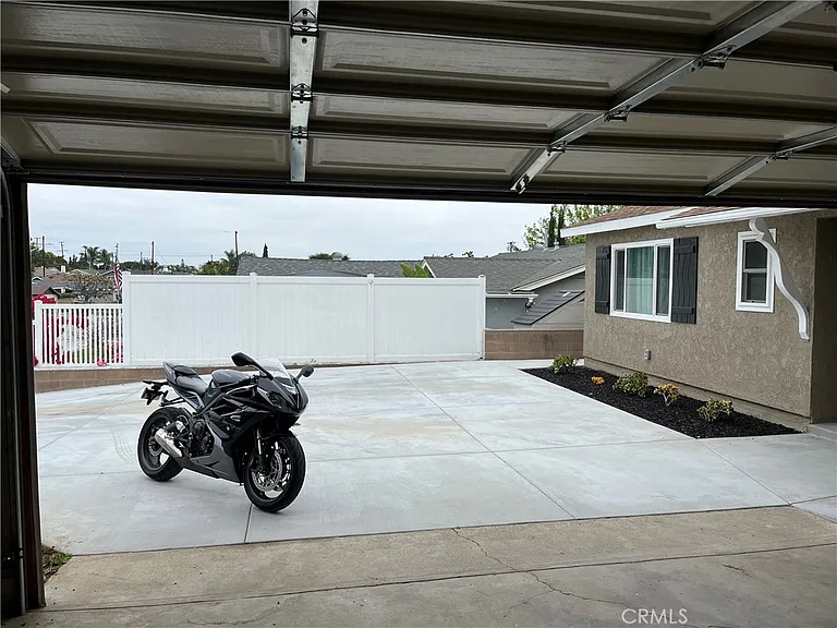 525 Twilight St — Photo 39