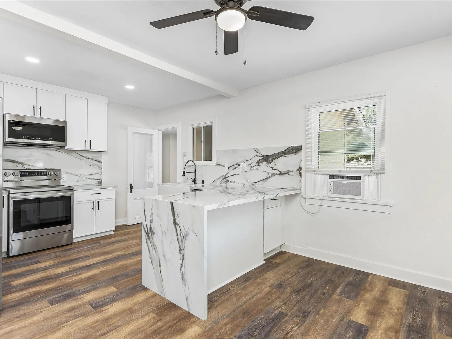 Newly renovated 1-bedroom backhouse in Mentone! — Photo 3