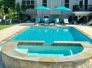 8241 Idylwood Rd, Vienna, VA 22182