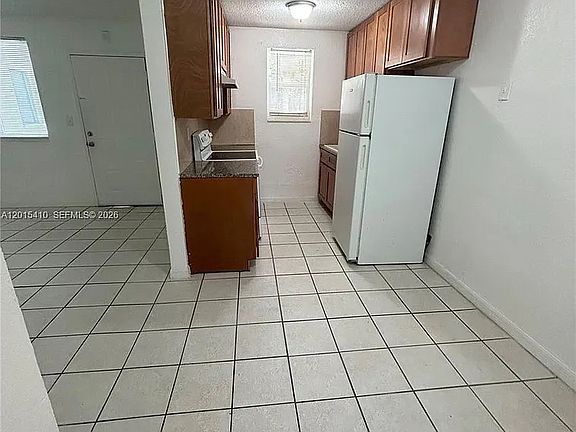 4th image of 5814 NE 4th Ct APT 3