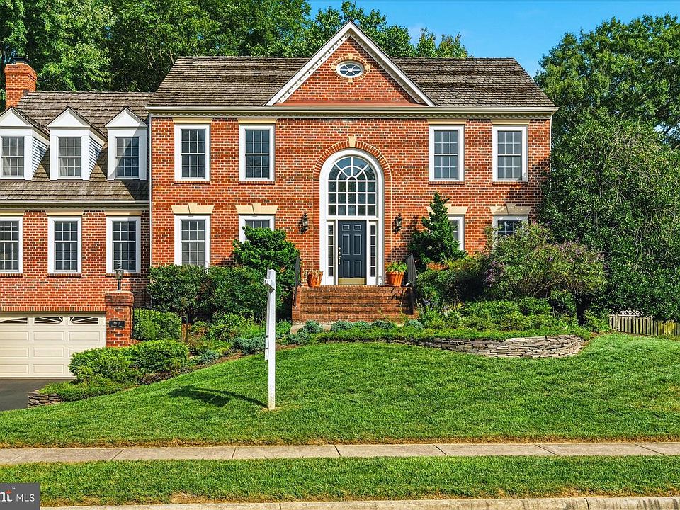 1st image of 8811 Surrey Ct