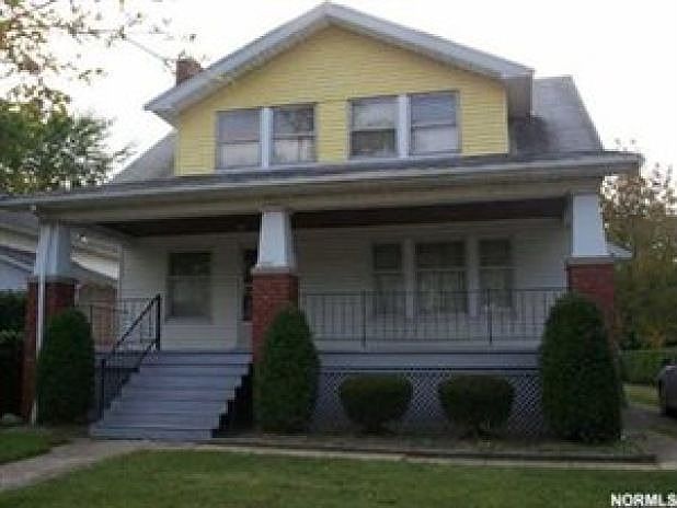 1st image of 1552 E 214th St