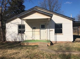 2020 W Texas Ave, Chickasha, OK 73018