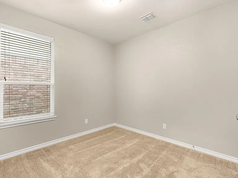2073 Oxbow Cir — Photo 14