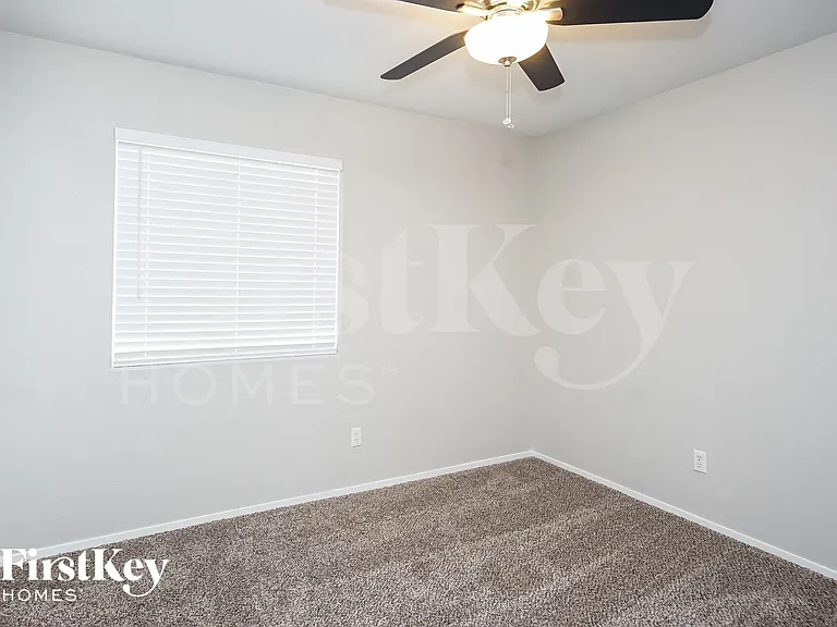 985 Blue Lantern Dr — Photo 13