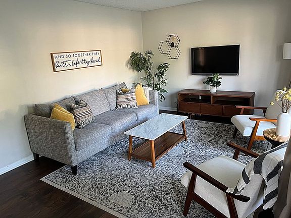 2nd image of 5521 Thistle Cir
