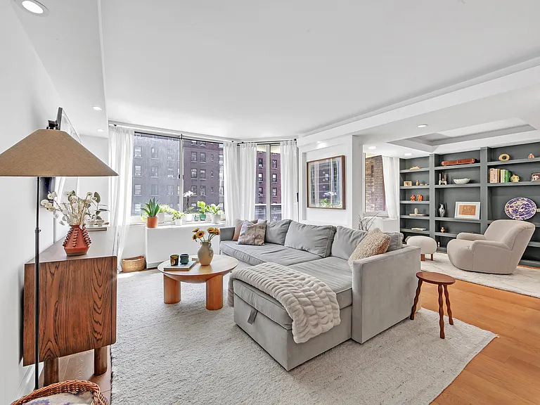 250 W 90th St #8K — Photo 1