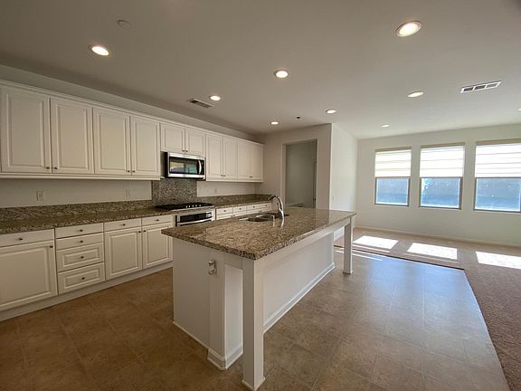 3rd image of 4715 S Jasmine Ln