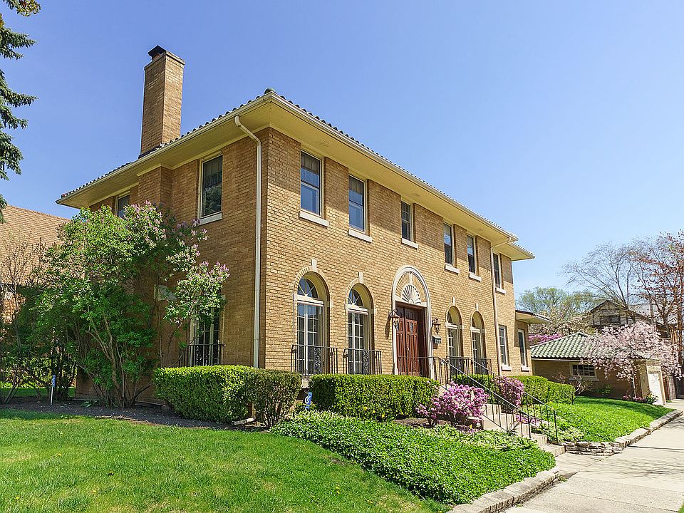 2nd image of 1100 Rossell Ave