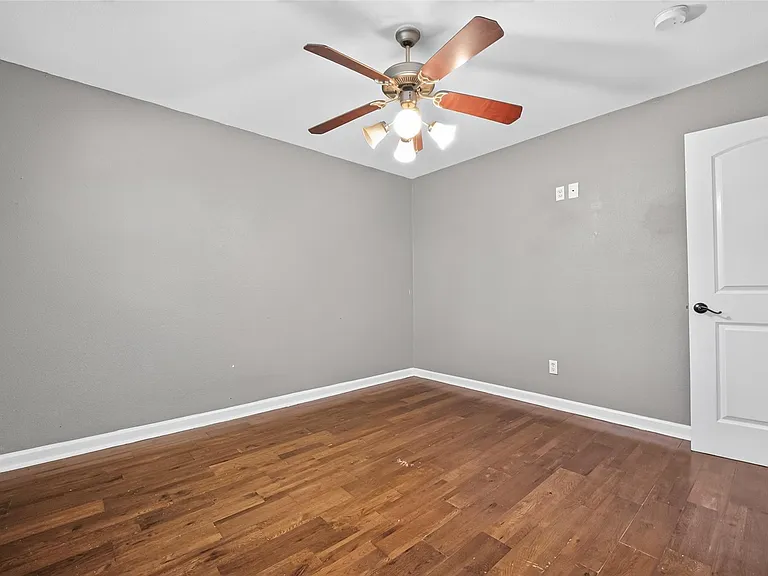 7713 Yoe St — Photo 28