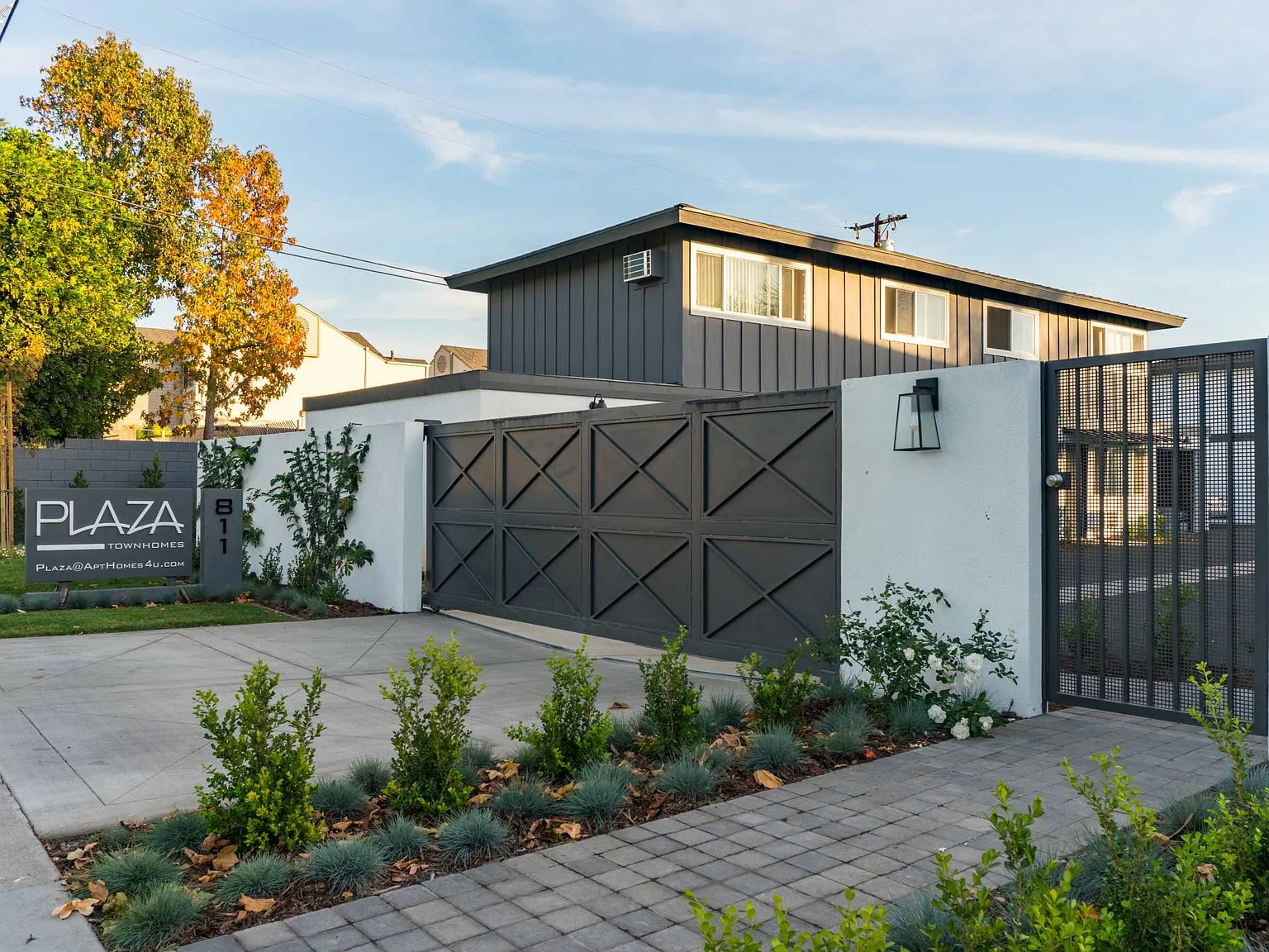 Plaza Townhomes — Photo 2